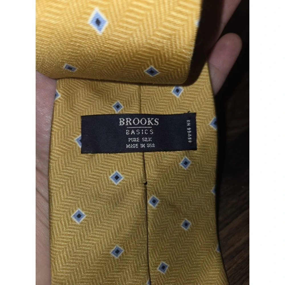 Brooks Brothers Basics Pure Silk Tie Yellow W/Geometric Print Made in USA